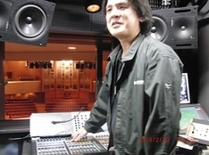 よりクリアな音質をめざす技術者