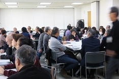 交流会、熱気に満ちた意見交換