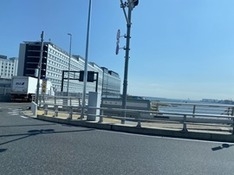 バスから見える羽田エアポートガーデン