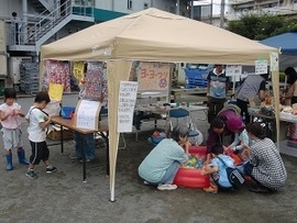 縁日のようす。 主催者提供