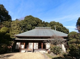 庭園から見る田邊泰孝記念館