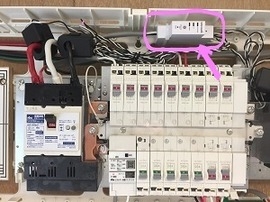専門家が取り付けを行う